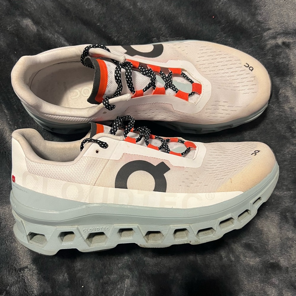 ON CloudMONSTER Men’s Size 9 Frost Surf